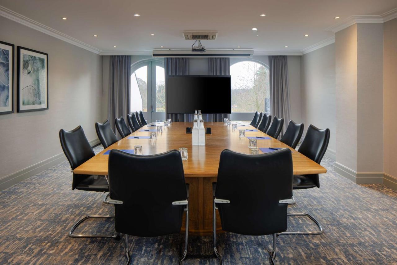 Hilton Cobham Hotel Ngoại thất bức ảnh