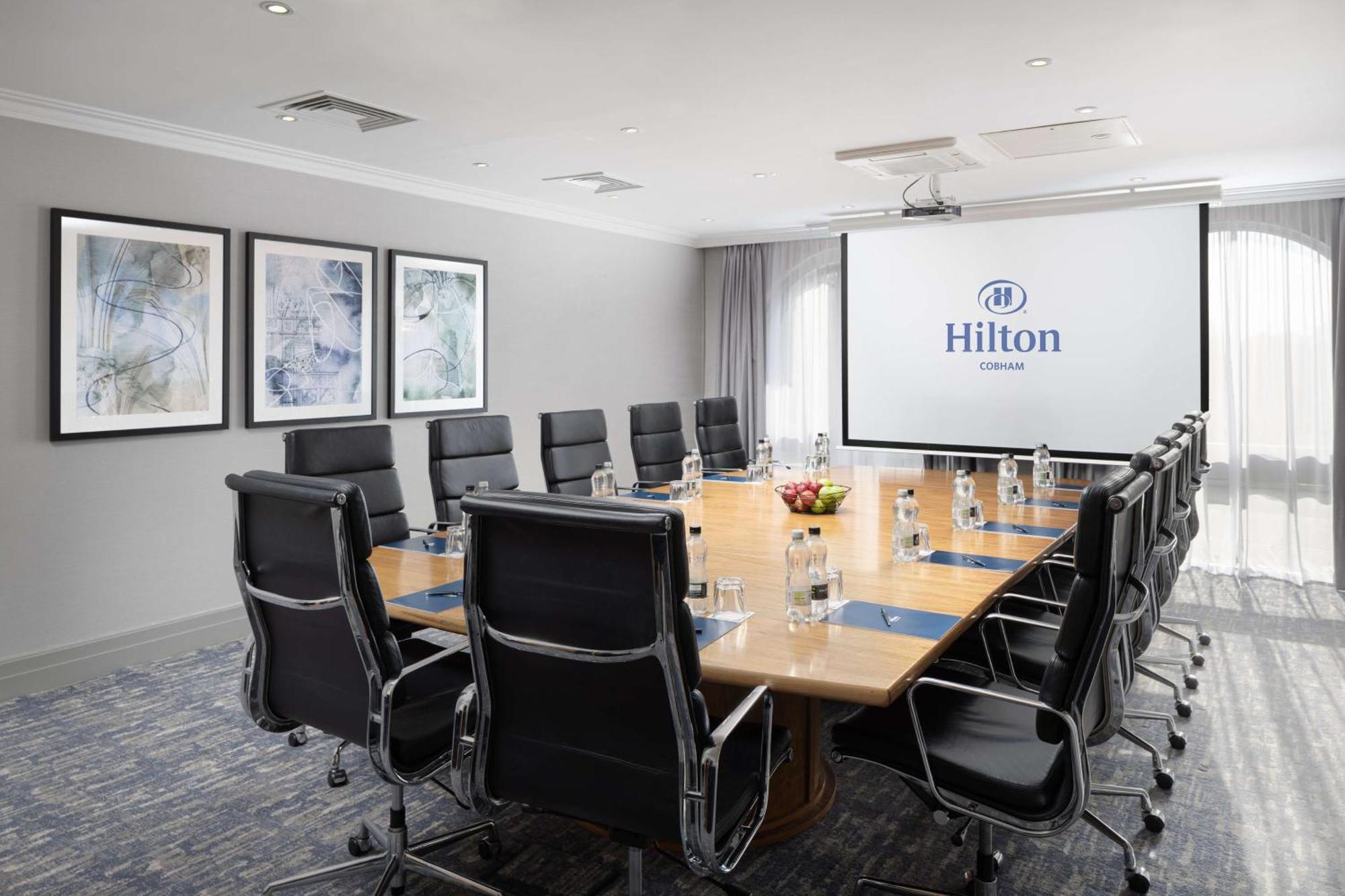 Hilton Cobham Hotel Ngoại thất bức ảnh