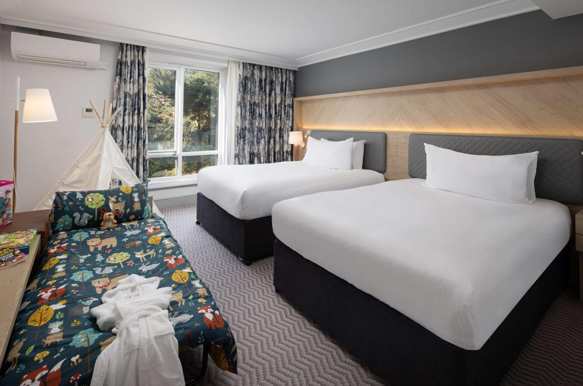 Hilton Cobham Hotel Ngoại thất bức ảnh